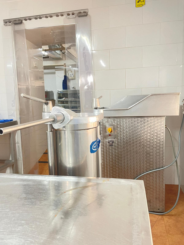 Carnicería Mercedes Cuadros Vivo 8